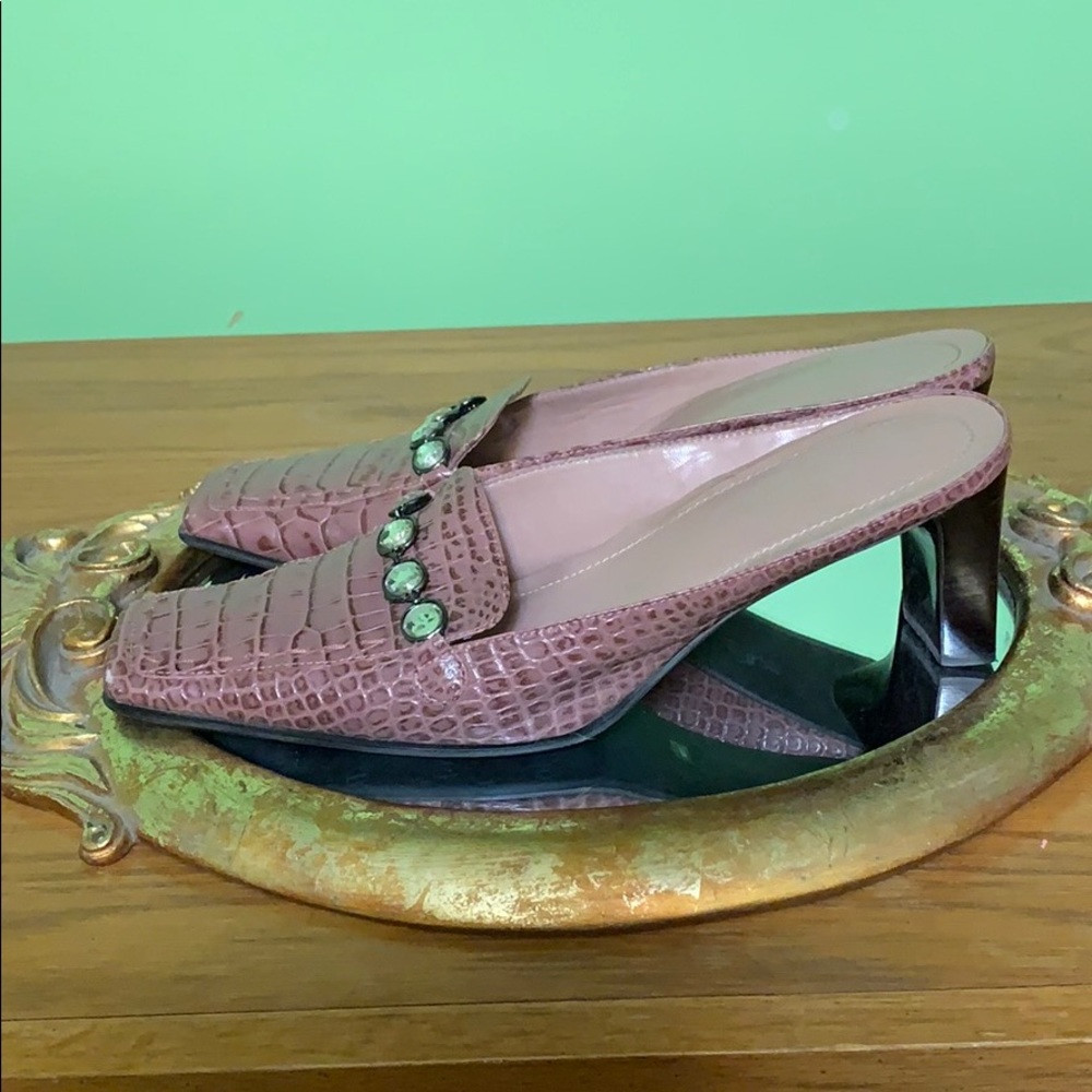 Mule sharp shoe,